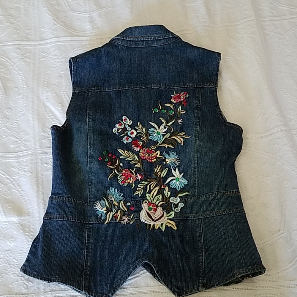Denim vest with floral embroidery